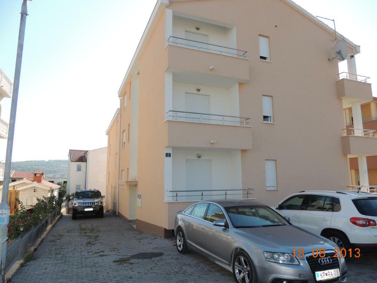 Apartments Naomi And Marsel Trogir Exterior foto
